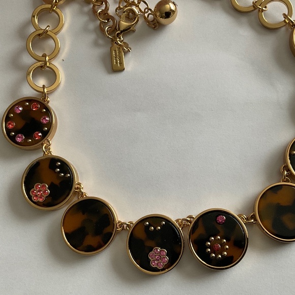 Kate Spade “Out of Her Shell” necklace - Picture 3 of 8